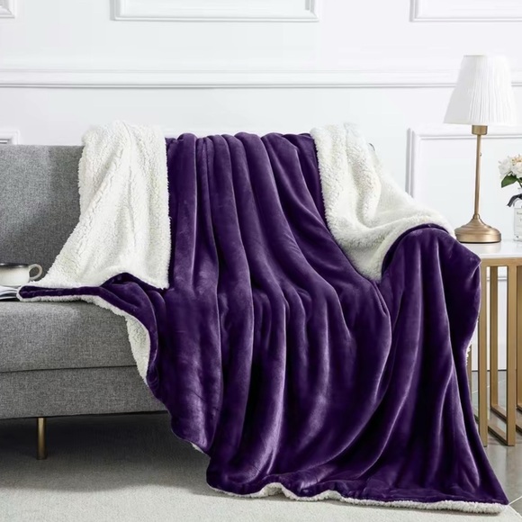 Luxurious Purple Sherpa Plush Full/Queen 90”x 90” Blanket Dual-Layer New - Picture 2 of 7